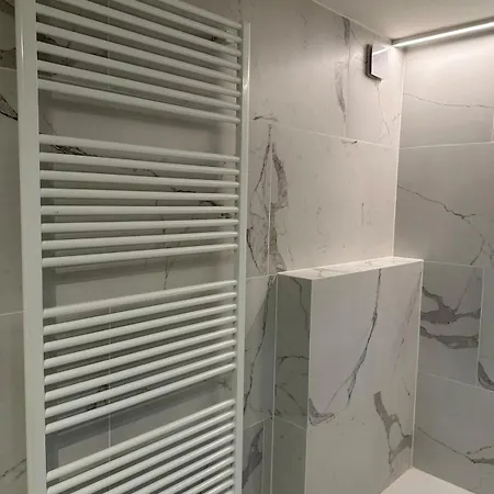 Bright And Spacious Duplex By The Sea - *