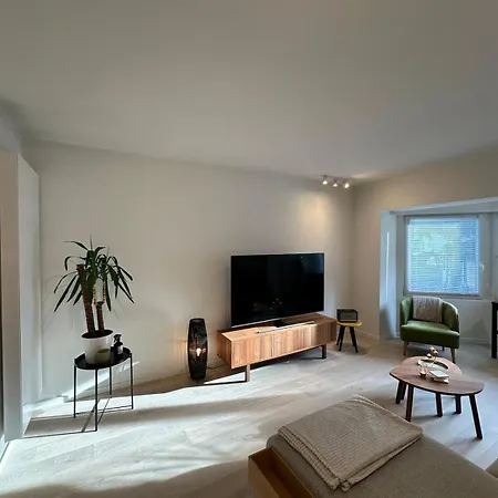 Bright And Spacious Duplex By The Sea - *