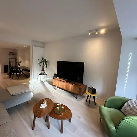 Bright And Spacious Duplex By The Sea - *